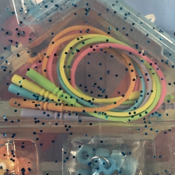 MOOSE Bluey Friendship Jewelry Set With Case - Picture 9 of 15